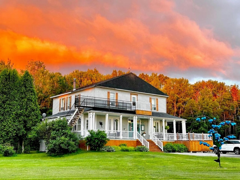 Auberge Presbytere Mont Lac-Vert Main image